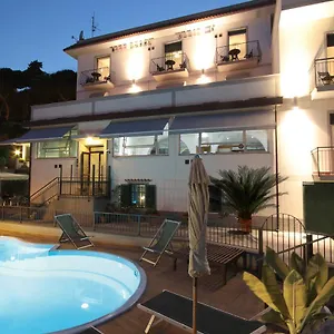 Daria Hotel